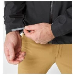 Giacca Da Trekking Lafuma Active 2.5L M Black -Camp Sconto d9568c9ce95bd84877d5503614bf053dab227e42 E23LAFUTTH3375524 903